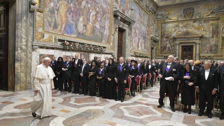 20190107 Pope gives address to Diplomatic Corps 10