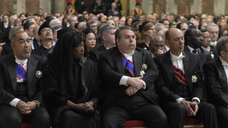 20190107 Pope gives address to Diplomatic Corps 8