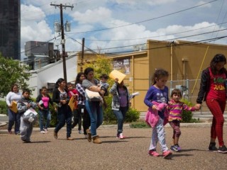 Những người di dân tị nạn  (AFP or licensors)