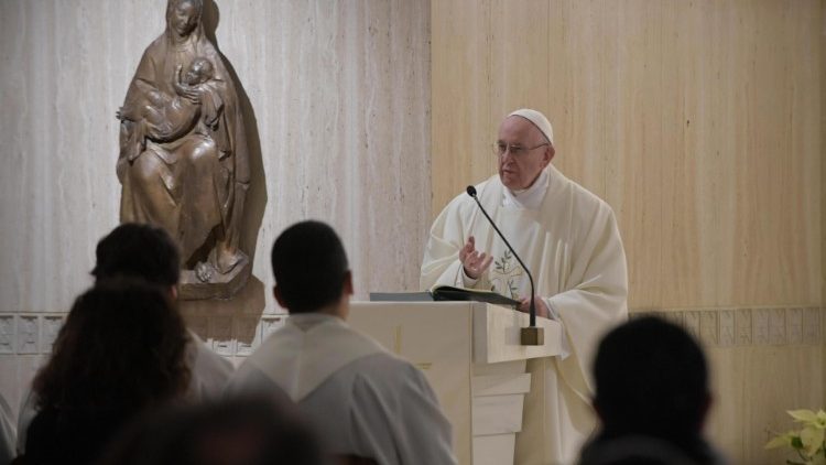 ĐTC dâng lễ tại nhà nguyện thánh Marta (ANSA)