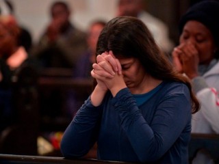 Các bạn trẻ Cuba canh thức trước khi lên đường tham dự ĐHGT Panama  (AFP or licensors)