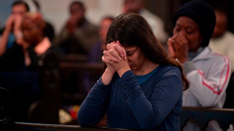 Các bạn trẻ Cuba canh thức trước khi lên đường tham dự ĐHGT Panama  (AFP or licensors)