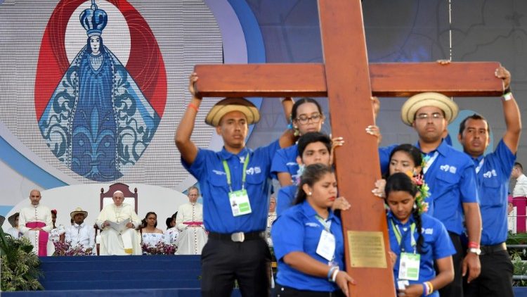 20190126 Pope Francis sees the Cross of the Cross with 400,000 members in Panama 0