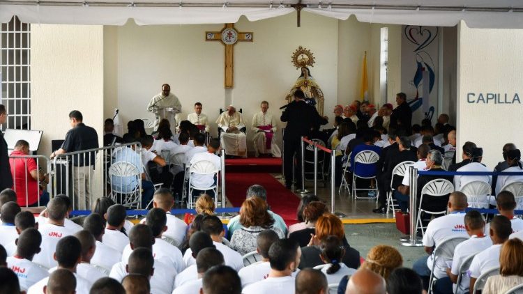 20190126 Pope Francis visits and celebrates a repentance ceremony for prisoners 0