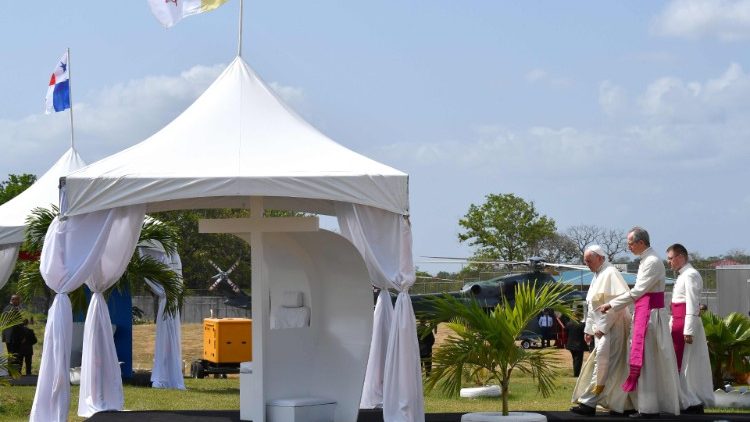 20190126 Pope Francis visits and celebrates a repentance ceremony for prisoners 2