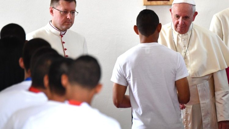 20190126 Pope Francis visits and celebrates a repentance ceremony for prisoners 9