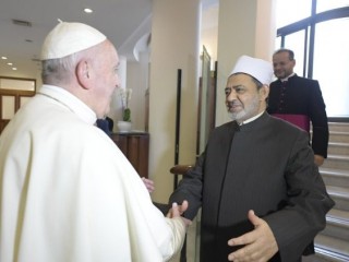 ĐTC và Sheik Ahmed Al-Tayeb  (Vatican Media)