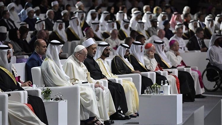 ĐTC trong buổi gặp gỡ liên tôn tại Emirati (Vatican Media)