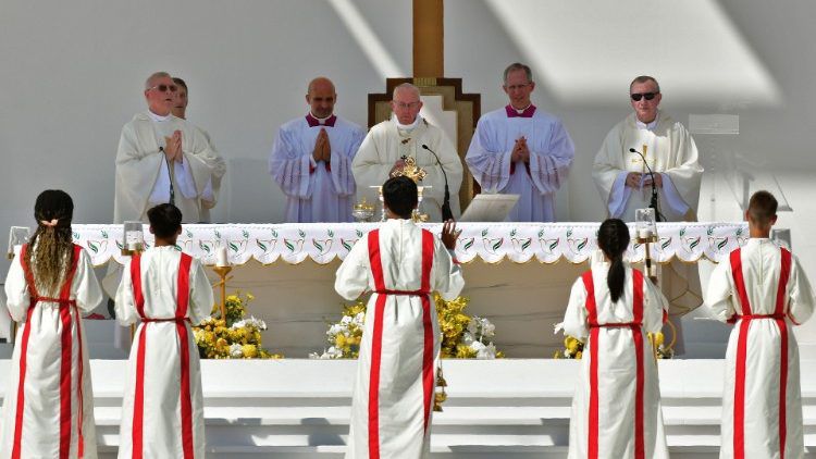 20190204 Pope offers Mass at Zayed Sports City stadium in Abu Dhabis (8)
