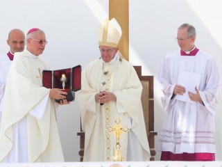 EAU_-_VATICANO_-_hinder_post_papa