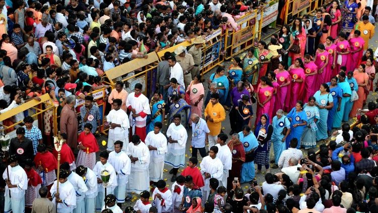 Tín hữu Ấn độ mừng lễ Đức Mẹ  (ANSA)