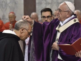 ĐTC chủ sự nghi thức xức tro tại Đền thờ Thánh nữ Sabina