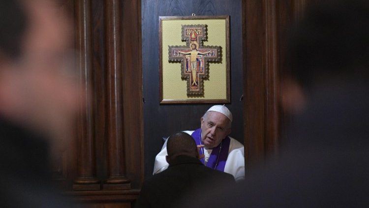 20190307 The Pope met with early Roma priests during the Lent 1