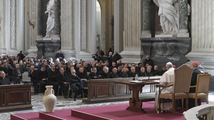 20190307 The Pope met with early Roma priests during the Lent 2