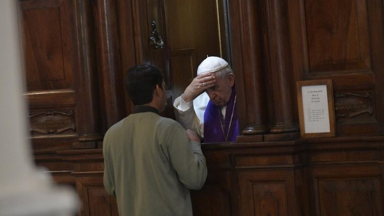 20190307 The Pope met with early Roma priests during the Lent 3