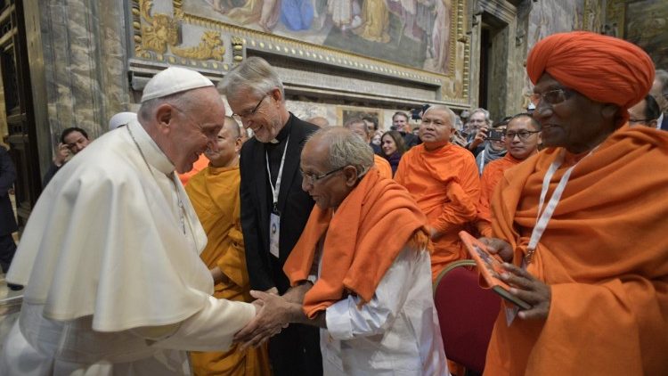ĐTC tiếp kiến 400 tham dự viên Hội nghị quốc tế về sự đóng góp của các tôn giáo (Vatican Media)