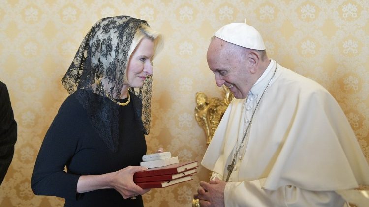 Bà Callista Gingrich Đại Sứ Mỹ cạnh Tòa Thánh (Vatican Media Osservatore Romano)