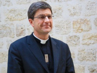 Đức cha Eric de Moulins-Beaufort