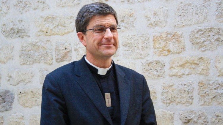 Đức cha Eric de Moulins-Beaufort