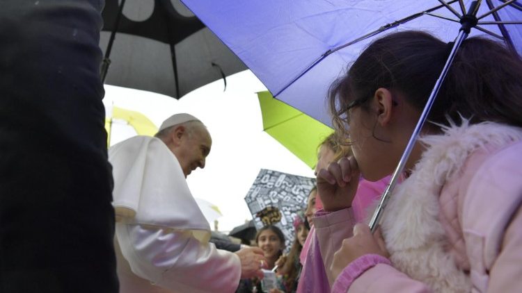 10-04-2019 Pope Francis greets the faithful at the weekly General Audience (10)