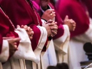 EPA8934. FULDA (ALEMANIA), 25/09/2018.- Cardenales asisten a la misa inaugural de la Conferencia Episcopal alemana, en la catedral de Fulda, Alemania, hoy, 25 de septiembre de 2018.La Conferencia Episcopal presenta hoy un informe interno sobre los abusos sexuales cometidos por religiosos catÛlicos en el paÌs desde la II Guerra Mundial. EFE/ Armando Babani (MaxPPP TagID: efesptwelve213509.jpg) [Photo via MaxPPP]