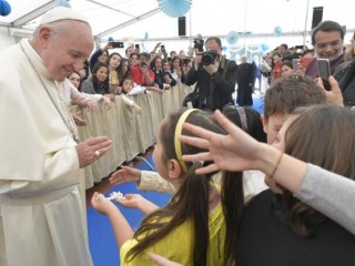 ĐTC thăm giáo xứ thánh Giulio ở Roma  (Vatican Media)