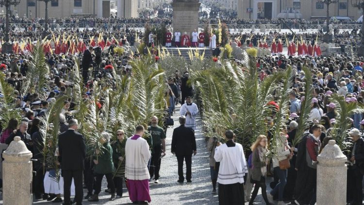 Lễ Lá tại Quảng trường Thánh Phêrô 14/04/2019 (Vatican Media)