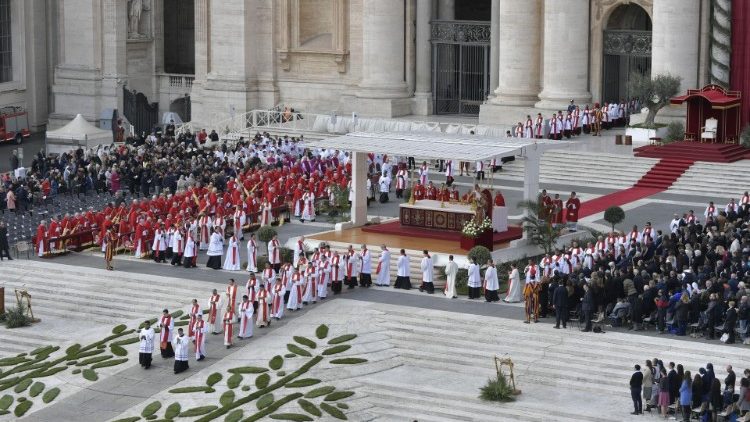 Lễ Lá tại Quảng trường Thánh Phêrô 14/04/2019 (Vatican Media)