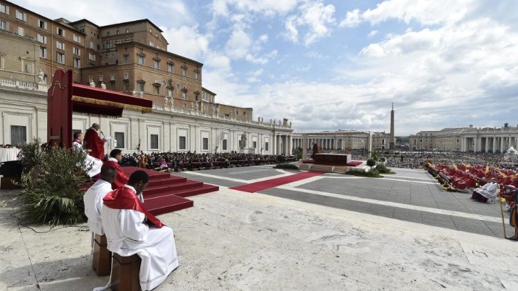 Lễ Lá tại Quảng trường Thánh Phêrô 14/04/2019 (Vatican Media)