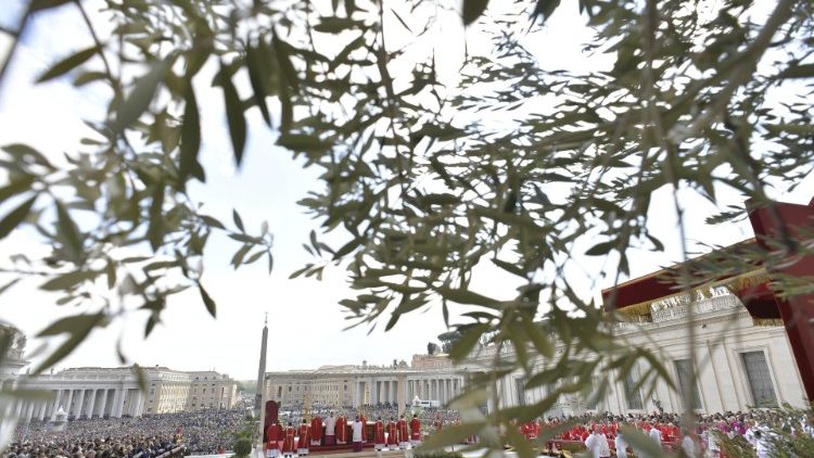 Lễ Lá tại Quảng trường Thánh Phêrô 14/04/2019 (Vatican Media)