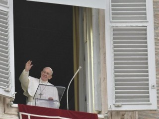 Kinh Lạy Nữ Vương Thiên Đàng với ĐTC sau Phục Sinh  (Vatican Media)