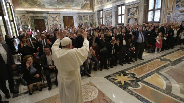 ĐTC tiếp kiến Liên hiệp các Hội người điếc ở Italia (Vatican Media)