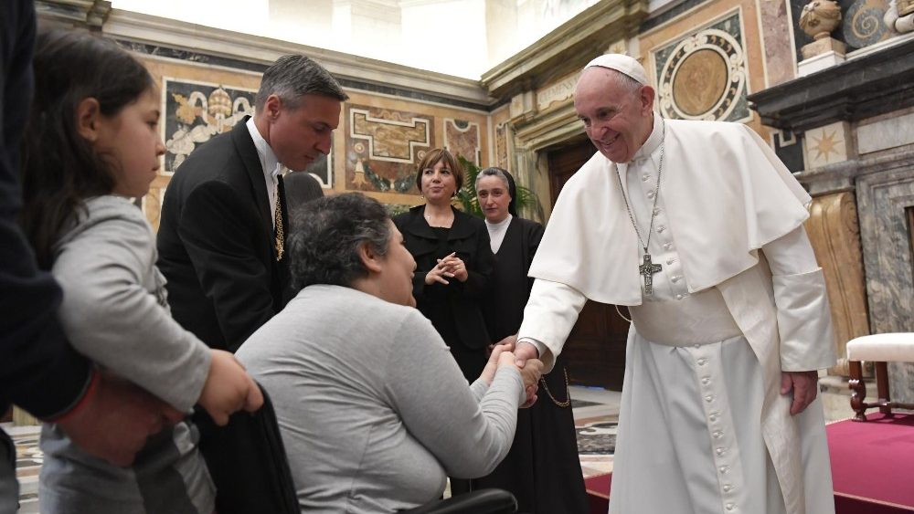 ĐTC tiếp kiến Liên hiệp các Hội người điếc ở Italia (Vatican Media)