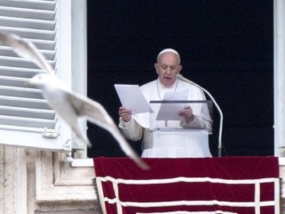 ĐTC đọc Kinh Lạy Nữ Vương Thiên Đàng 28/04/2019  (Vatican Media)
