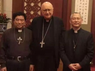TGM Claudio Maria Celli và hai Giám mục Mindong là ĐC Vincenzo Guo Xijin và ĐC Vincenzo Zhan Silu