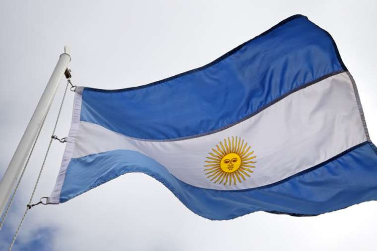 Argentina_flag_Credit_Henner_Damke_Shutterstock_CNA