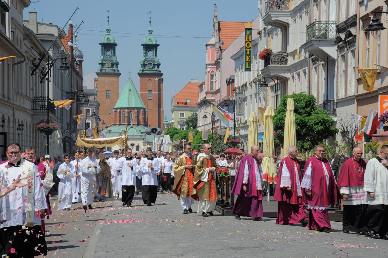 D9hRAyTX4AAR7gt.jpg-large