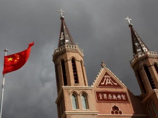 Cina-Hebei-Church_and_flag