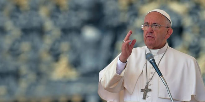 su-diep-cua-duc-phanxico-nhan-ngay-the-gioi-truyen-thong-xa-hoi-660x330