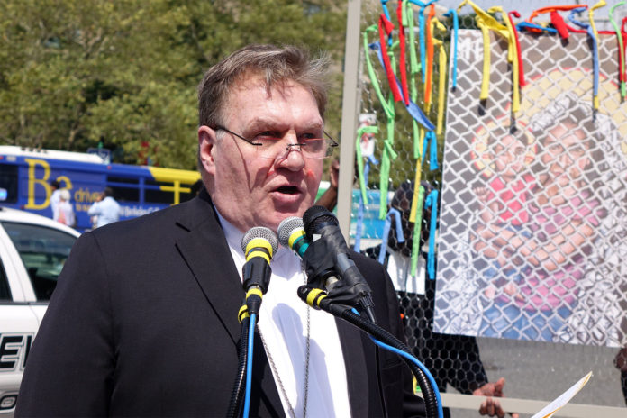 48679588957_28e2669909_k-696x464