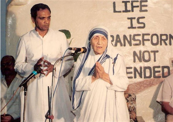 INDIA_-_0902_-_Kripa_foundation_e_Madre_Teresa_2_(600_x_424)