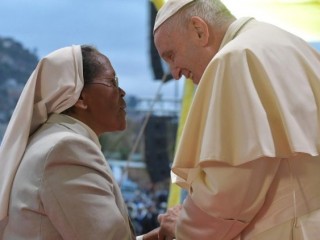 ĐTC Phanxicô gặp gỡ các Linh mục, nam nữ Tu sĩ, những người sống đời tận hiến, các Chủng sinh và ứng sinh tại Madagascar (Truyền thông Vatican)