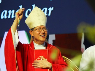 Đức Hồng Y Luis Antonio Tagle của Manila dẫn đầu Lễ kỷ niệm Tháng truyền giáo phi thường tại Cuneta Astrodome ở thành phố Pasay vào ngày 18 tháng 10