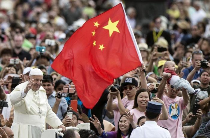 CHINA-_POPE-FLAG