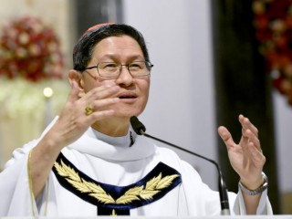 Đức Hồng Y Luis Antonio Tagle, người đứng đầu Hội Thánh Truyền giáo Nhân dân của Vatican, phát biểu với các tín hữu trong lễ cử hành Lễ Đức Mẹ Vô nhiễm Nguyên tội tại Manila vào ngày 9 tháng 12 (Ảnh: Angie de Silva)