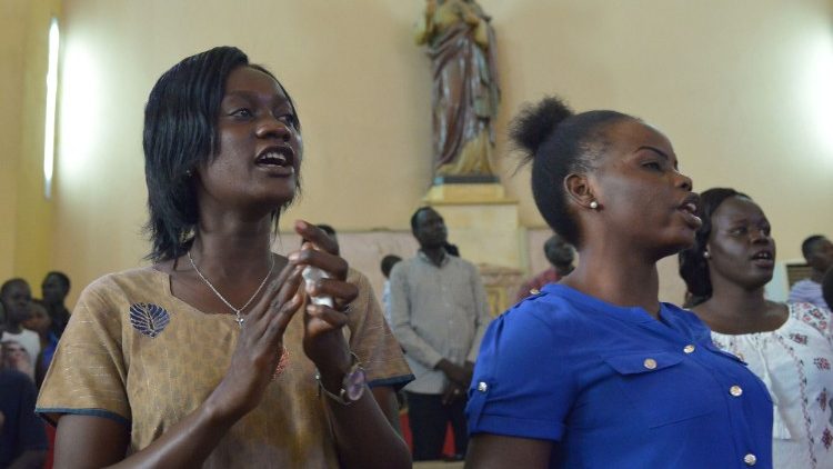 South Sudanese Catholic fatihful at prayer (AFP