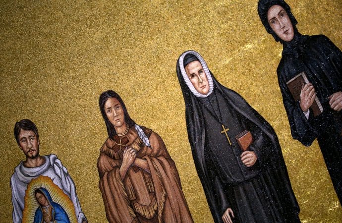 Gạch khảm mô tả St. Juan Diego, St. Kateri Tekakwitha, St. Rose Philippine Duchesne và St. Elizabeth Ann Seton được nhìn thấy trong Mái vòm Trinity tại Vương cung thánh đường của Đền thờ Đức Mẹ Vô nhiễm Nguyên tội ở Washington (Ảnh: CNS)