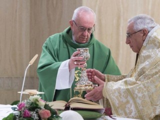 Đức Giáo Hoàng Phanxicô và Đức Thượng Phụ Youssef (Vatican Media)