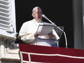 ĐTC Phanxicô  trong giờ Kinh Truyền Tin ngày 1/1 (Ảnh: Truyền  thông Vatican)
