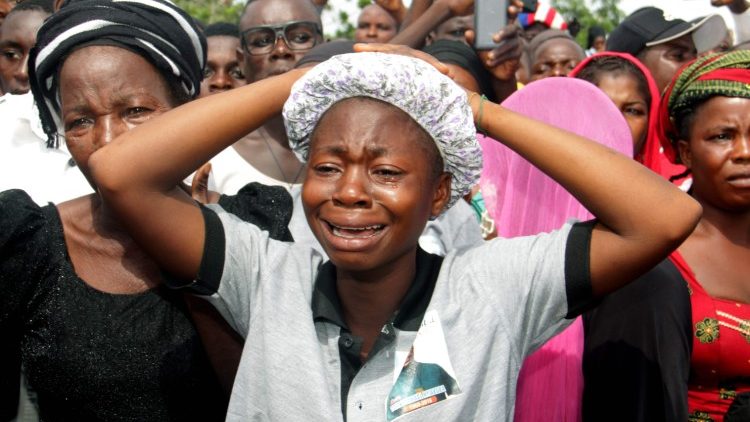 Đám tang tại một đám tang dành cho các Kitô hữu bị phiến quân Hồi giáo sát hại ở Nigeria (AFP hoặc người cấp phép)